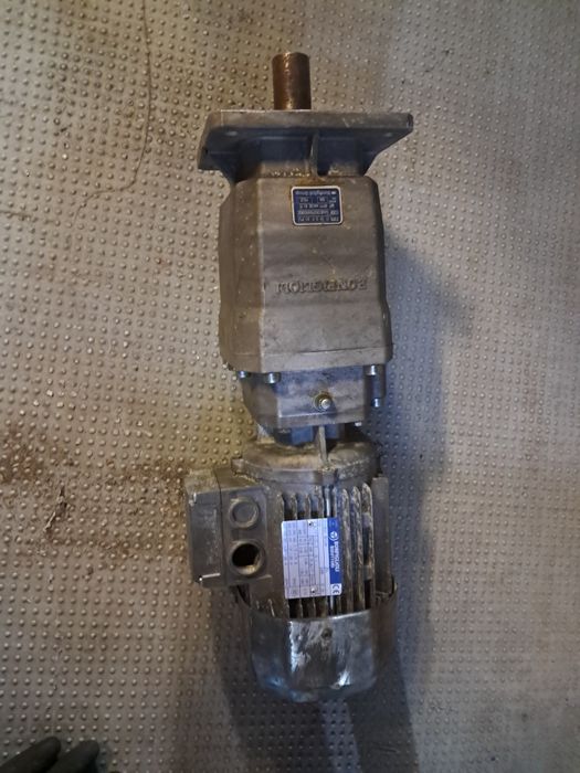 Okazja motoreduktor 0.55kw 13obr