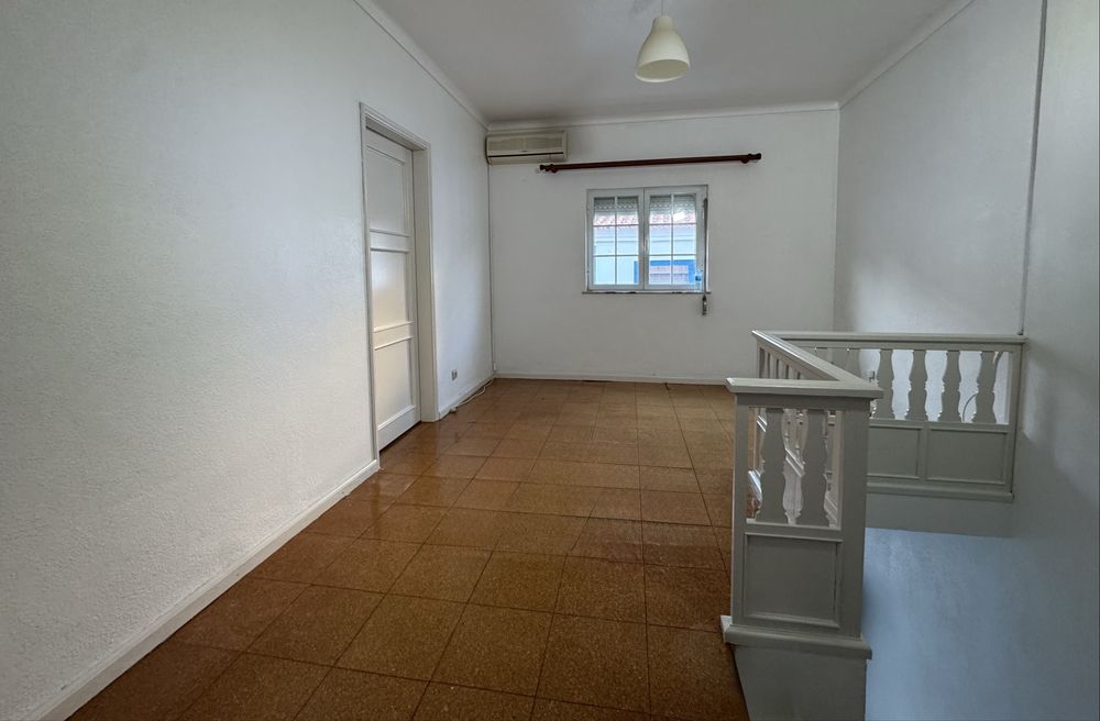 Vivenda Germinada T2 com Garagem c/ ar condicionado