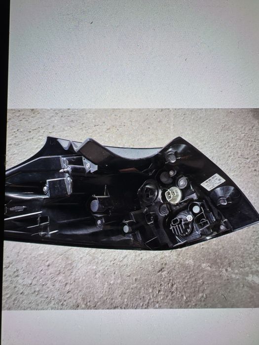 Lampa prawy tyl yaris cross 21-25