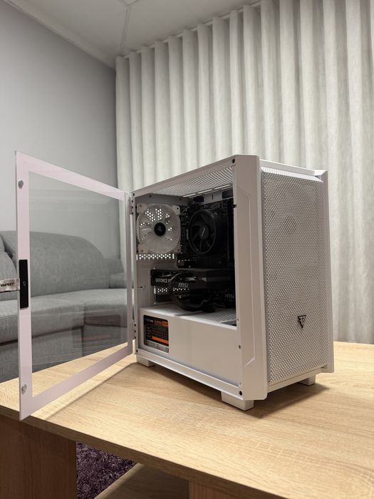PC Gaming + Setup | RTX 5060