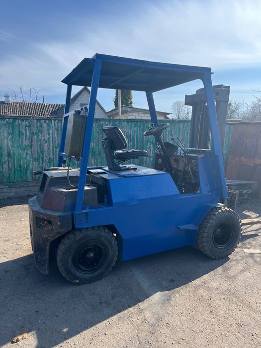 Погрузчик вилочный