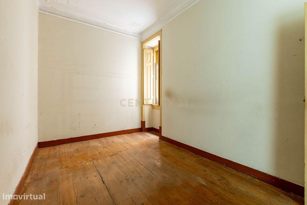 Charme Clássico | 185 m² | Varanda | Estrela - Lisboa
