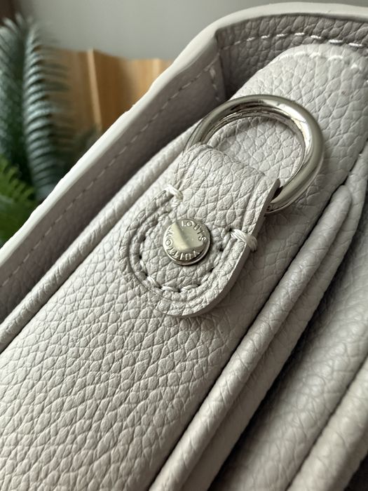 Torebka Louis Vuitton pochette metis empreinte brume