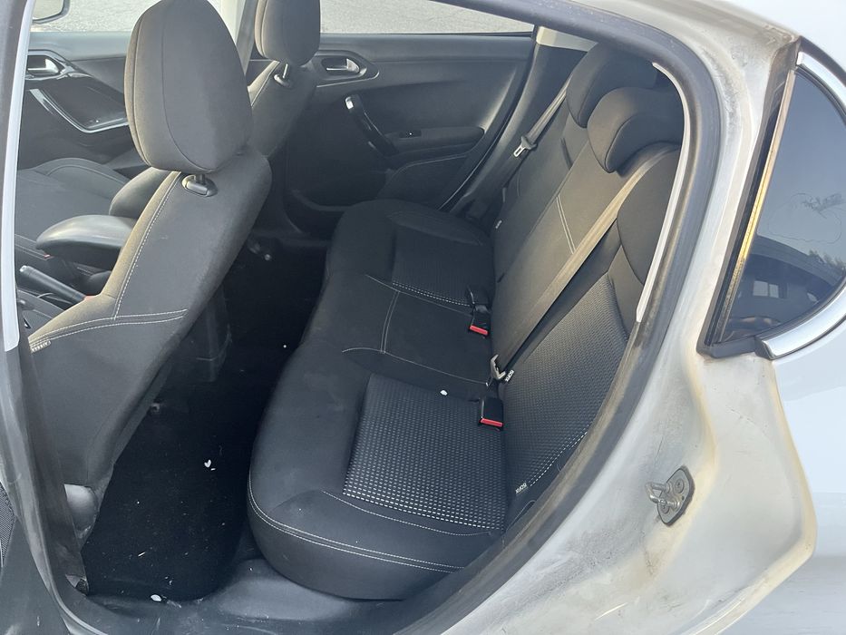 Peugeot 208 1.6 hdi 2019