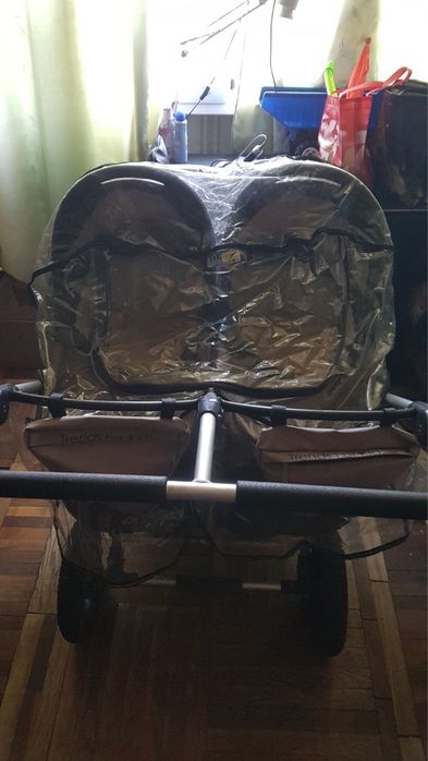 Коляска для дійнят/близнят