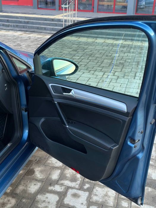 Volkswagen  - eGolf 2017