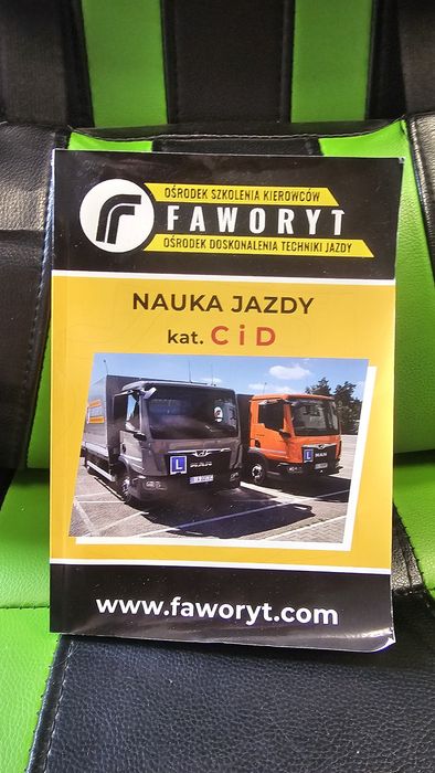 Książka numauka jazdy