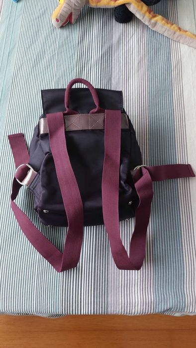 Mochila roxa - mango