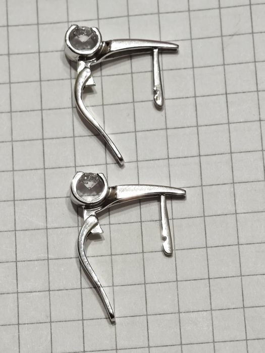 Золоті сережки, з діамантами 0.5 ct, 585 проба.