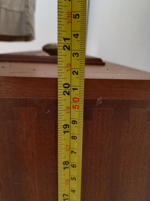 Gavetões de roupeiro de parede em madeira maciça