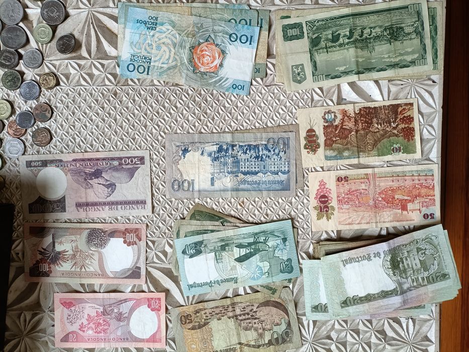 Coleção de Moedas e Notas (escudos & internacional)