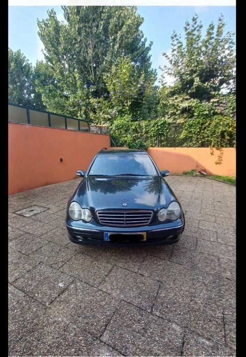 Título: Mercedes-Benz C220 CDI Avantgarde - 2003 - 1 Só Dono.