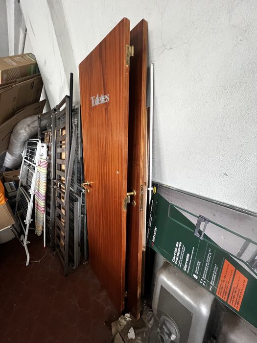 Conjunto de 2 Portas Interiores em Madeira – Bom Estado (BAIXA DE PREÇO)