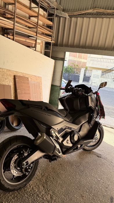 Honda Forza 750 DCT 2025 | 14.000 km | Muitos extras Honda | 10.950 €