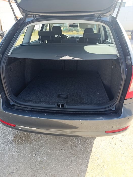 Skoda Octavia 1Z 1.6 TDI SW do Ano 2012 .Apesar dos seus 310.000km, a carrinha está impecável de mecanica
