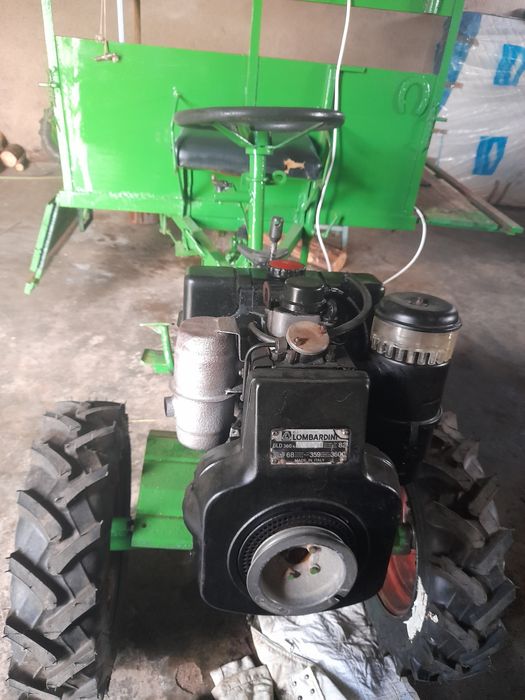 Motoenchada com reboque