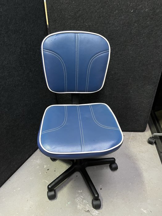 Cadeira de secretaria azul