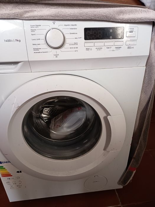 Máquina de lavar roupa Teka.
