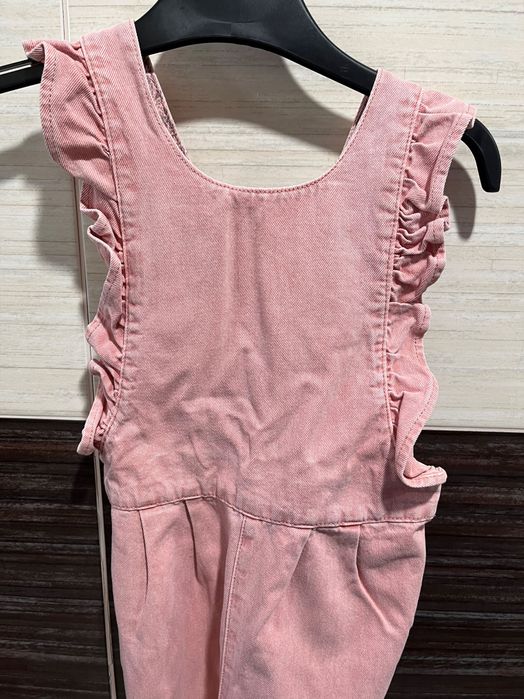 Jardineiras/ macacão menina