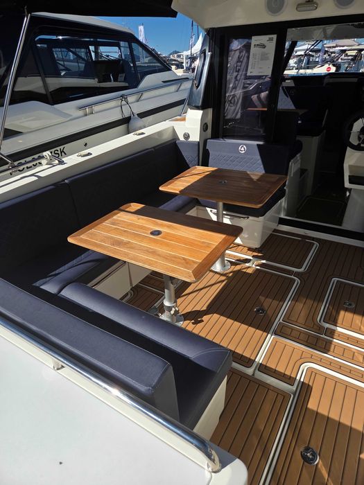 Łódź motorowa PARKER 920 MAX Explorer