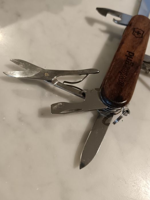 Victorinox Huntsman Wood