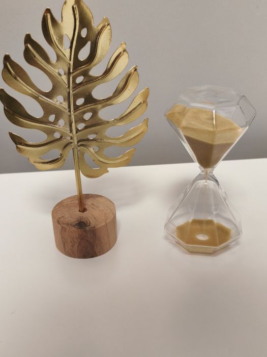 Conjunto de 2 Belíssimas Peças Decorativas Ampulheta + Folha em Dourad