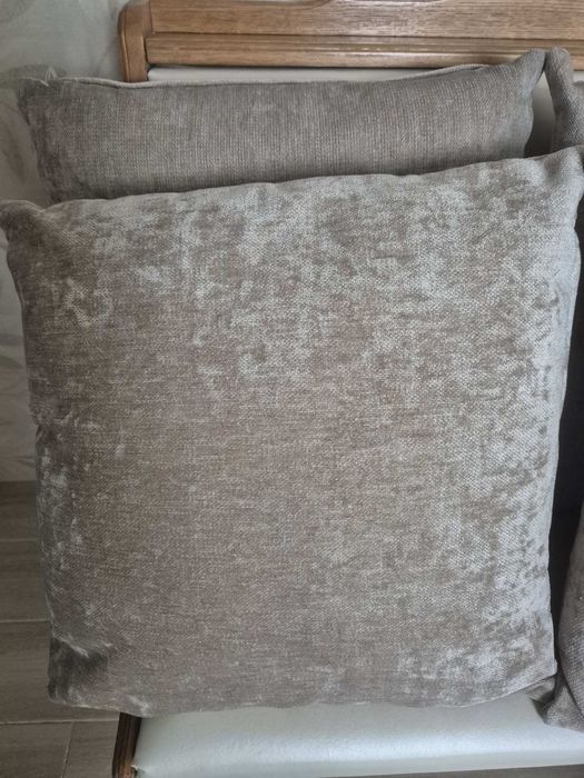 Продам подушки і наволочки Maisons du monde