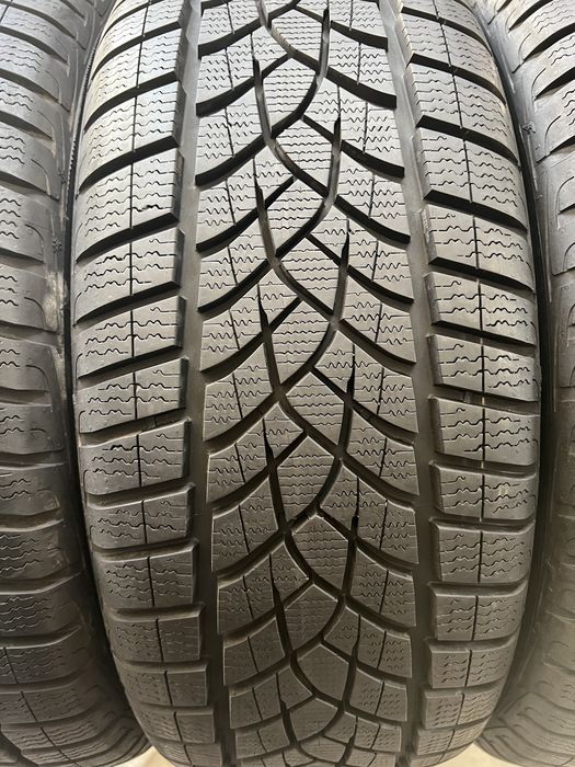 235/50/19 R19 Goodyear Ultra Grip Perfomance GEN1 4шт зима