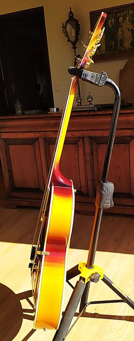 Guitarra de Jazz D'Angelico Style B (Nova)
