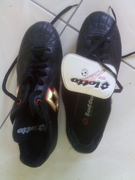 Chuteiras novas n.40