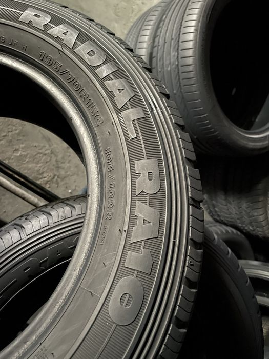 Шини 195/70/15с - 4шт Hankook Radial RA10