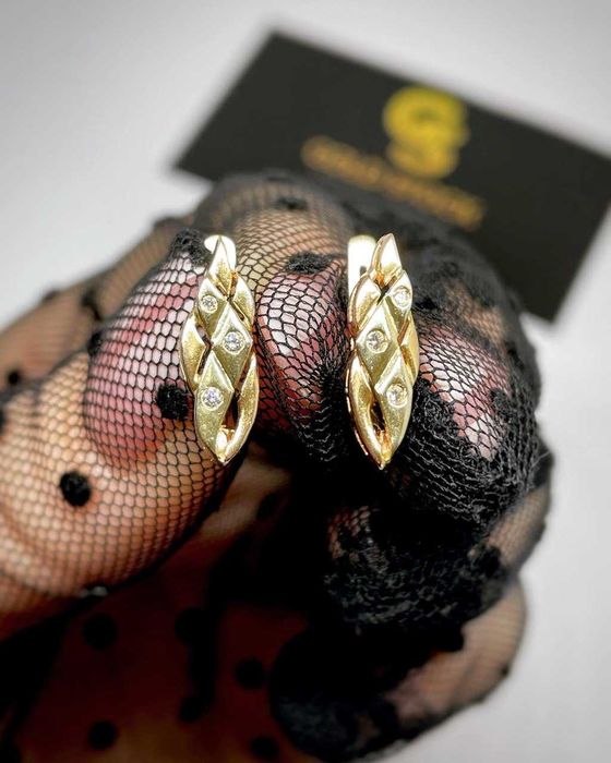 Золотые серьги с бриллиантами