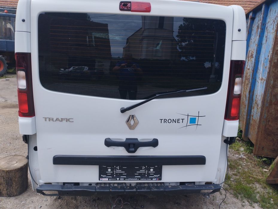 Renault trafic 3 lII lampy tył lewa prawa