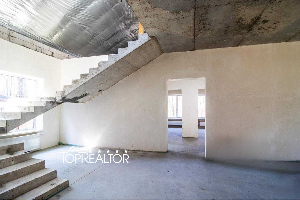 У продажі 2-поверховий будинок в селищі Лісне! лесопарк