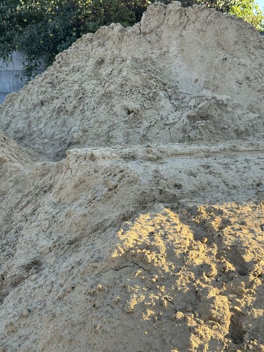 Ziemia/Czarnoziem/Grys/Tłuczeń/Piasek