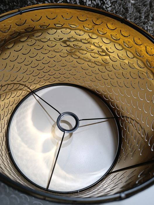2  Abajur Nymo, preto e dourado   44 cms
