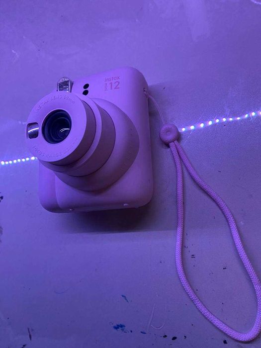 Фоотопарат instax mini 12