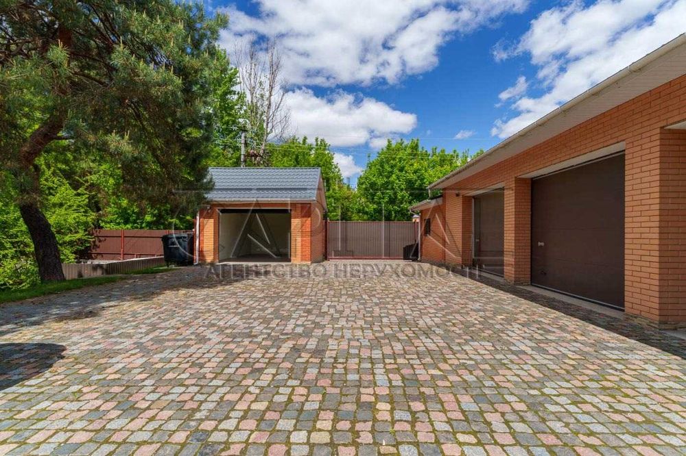 Оренда / Будинок / 450 м2 / Гора / вул. Лісова