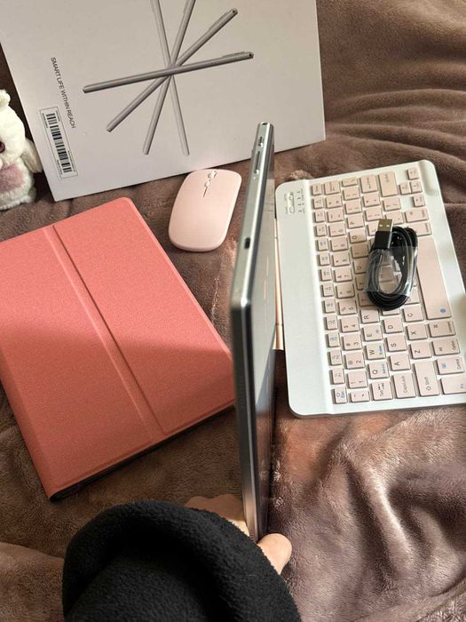 Новый планшет 24/256 + клавиатура + мышка