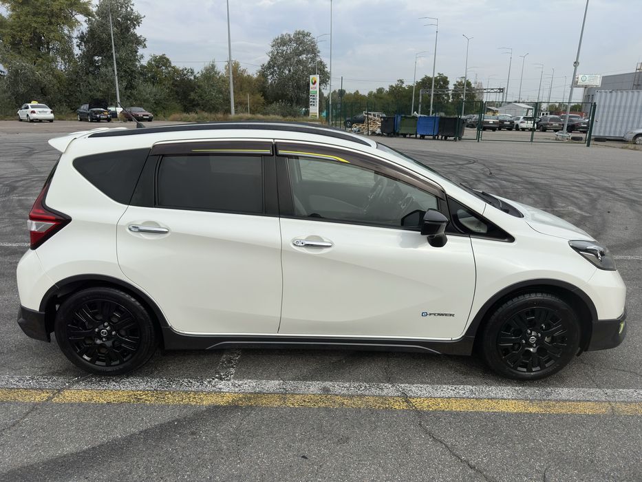Продам гібрид Nissan Not 1.2 e-Power  2019 рік