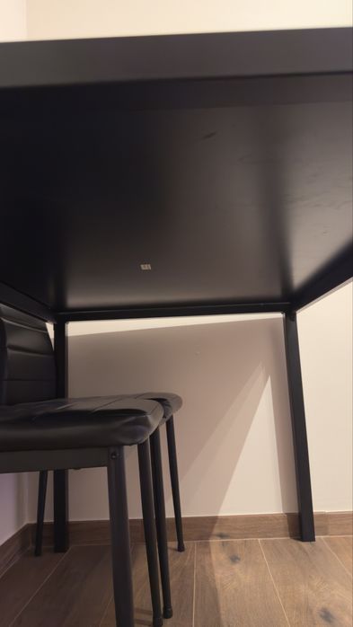 Conjunto de Mesa + 4 Cadeiras – Excelente Estado