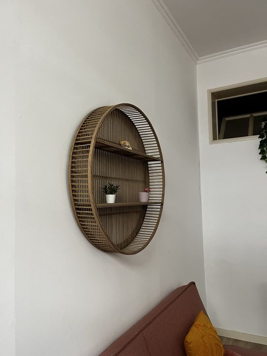 Peça decoração de parede madeira com prateleiras