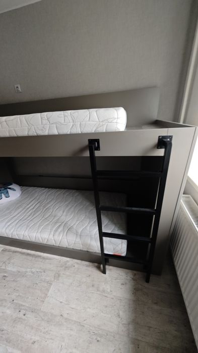 Двухъярусная кровать