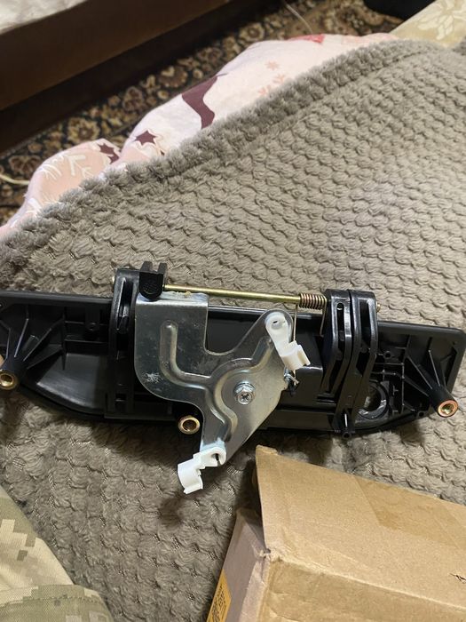 Продам ручку багажника на Пежо Ландтрек