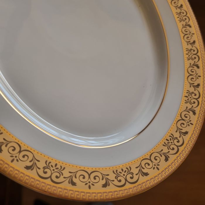 95-Piece Porcelain Tableware Set64752244682753123