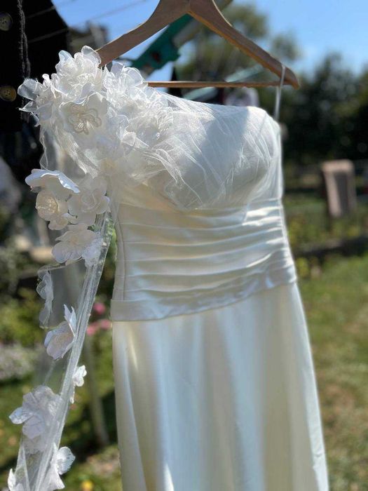 Дизайнерська сукня весільна / випускна