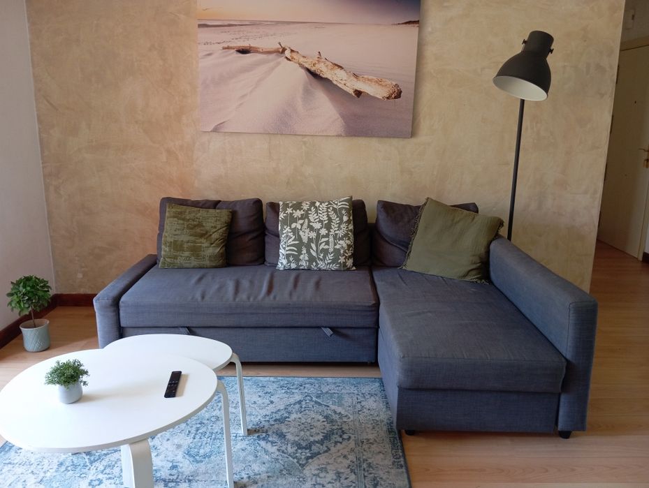 Sofá cama com chaise longue