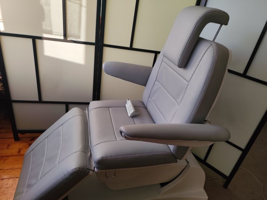 Elektryczny Profesjonalny fotel kosmetyczny Bologna BG-228 szary ideał