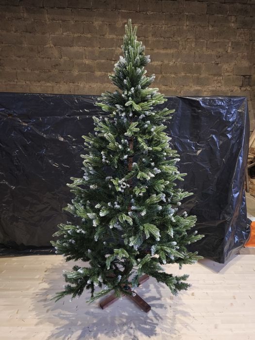 Choinka sztuczna ośnieżona 220 cm z ozdobami i pokrowcem nowa