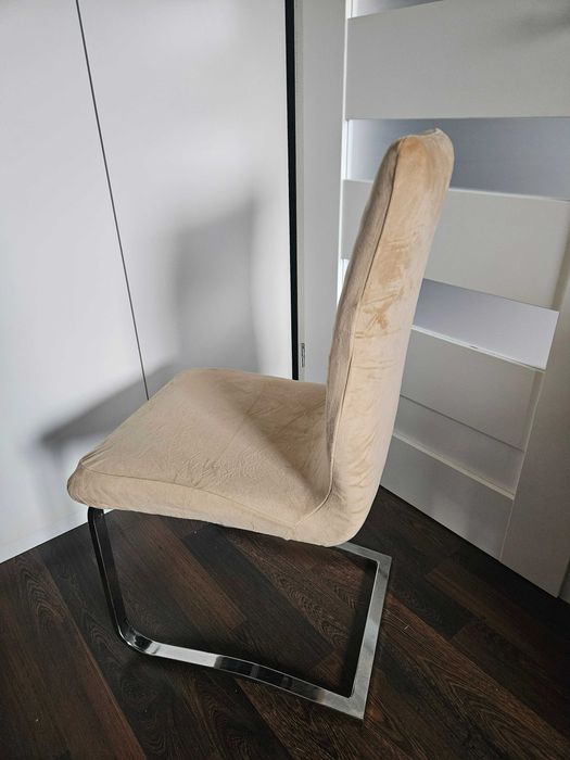 Pokrowce na krzesła miękkie welurowe beżowe 4 sztuki komplet